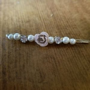 Pearl, crystal rosette barrette set